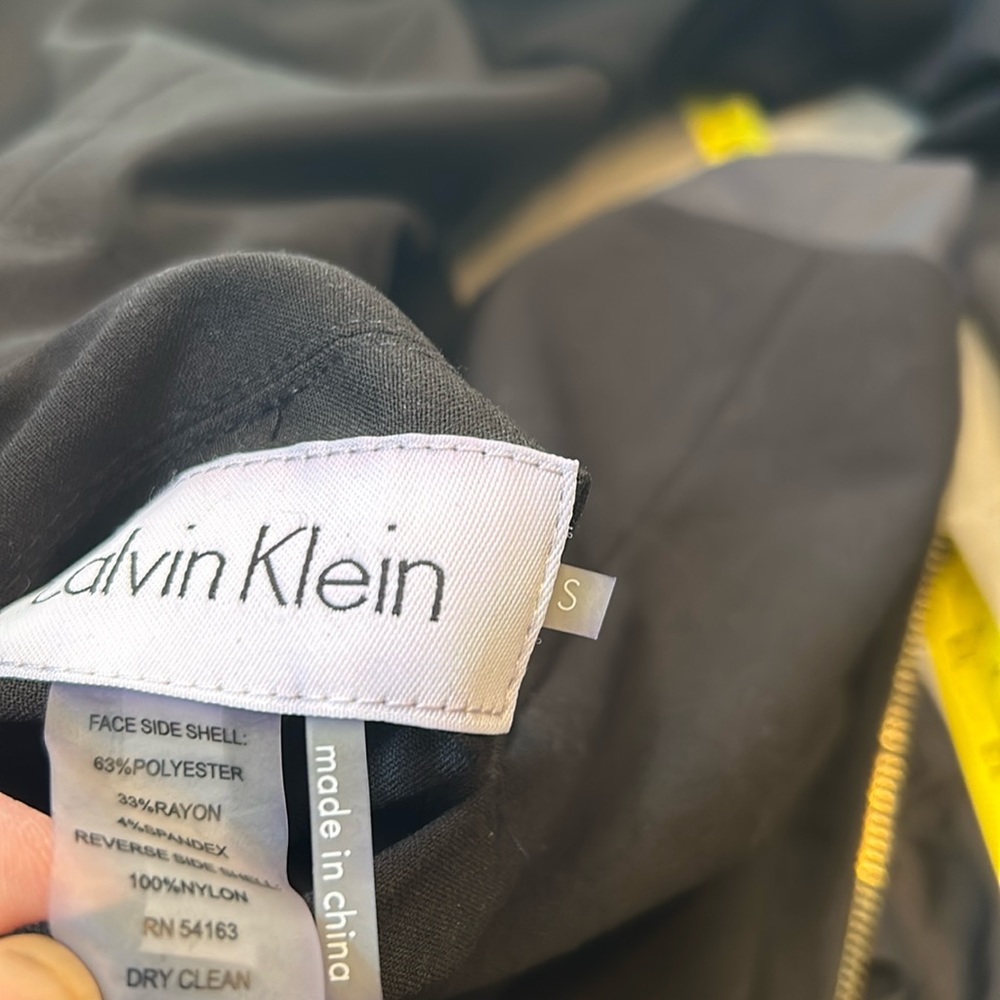 Calvin Klein Woman’s Lightweight, Water Resistant Coat - Picture 12 of 13